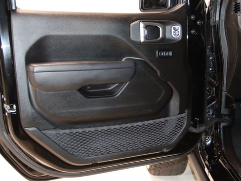 Used 2024 Jeep Gladiator Sport AWD/4WD image 32