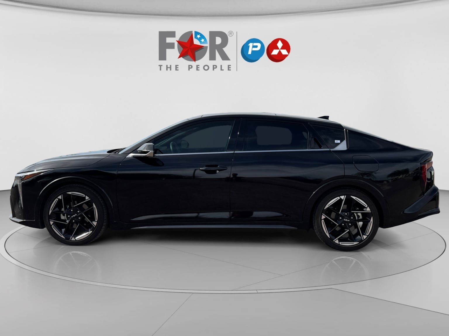 Used 2025 Kia K4 GT-Line w/ GT-Line Premium Package FWD image 2