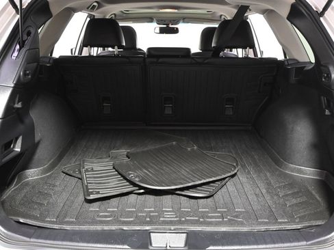 Used 2016 Subaru Outback 2.5i Limited image 19