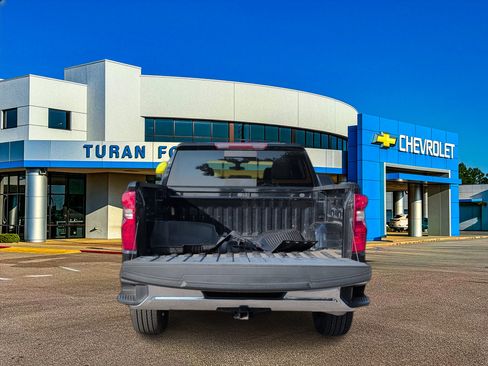 Used 2021 Chevrolet Silverado 1500 LT w/ Convenience Package II image 5