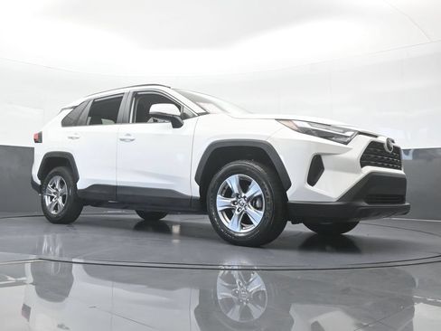 Used 2024 Toyota RAV4 XLE AWD/4WD image 58
