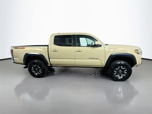 Certified 2020 Toyota Tacoma TRD Off-Road AWD/4WD image 8