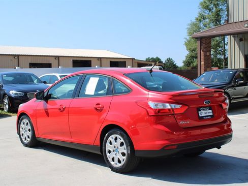 Used 2012 Ford Focus SE image 4