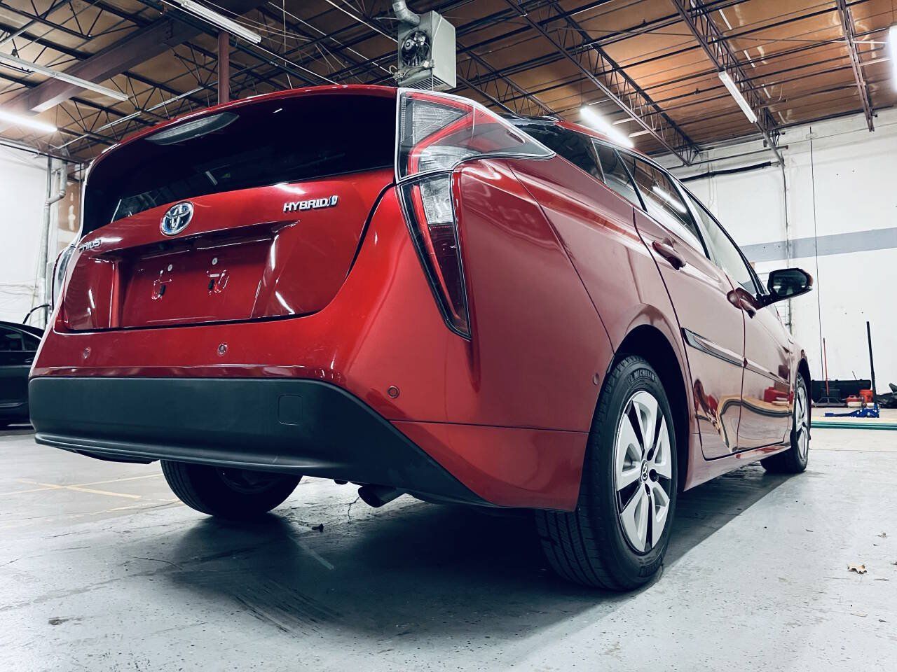 Used 2018 Toyota Prius Three FWD image 8