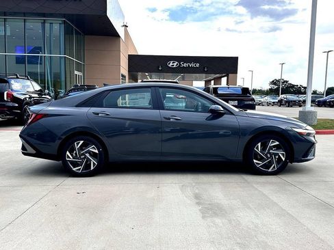 Used 2025 Hyundai Elantra Sport w/ Cargo Package FWD image 9