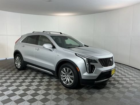 Used 2020 Cadillac XT4 Premium Luxury FWD image 3