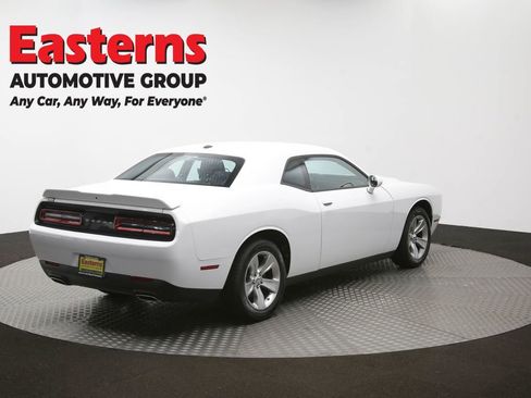 Used 2022 Dodge Challenger SXT RWD image 38
