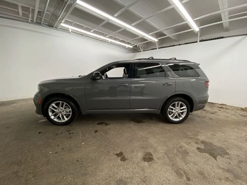 Used 2023 Dodge Durango GT image 3