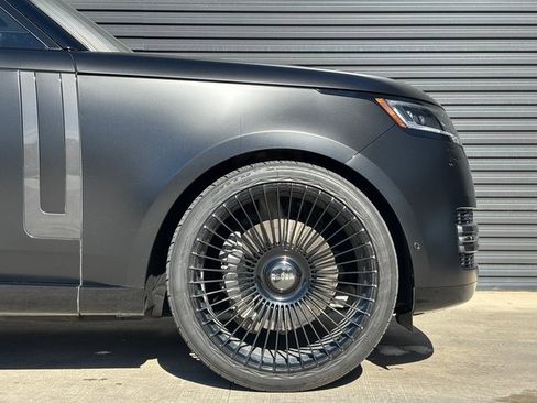 Used 2023 Land Rover Range Rover SE image 11