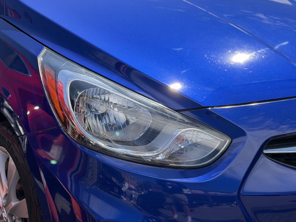 Used 2013 Hyundai Accent GLS w/ Premium Pkg FWD image 11