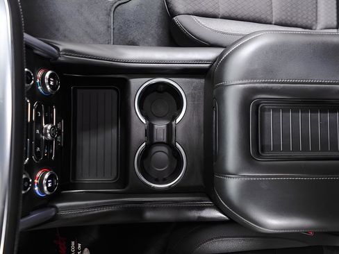 Used 2023 GMC Yukon XL SLE image 17