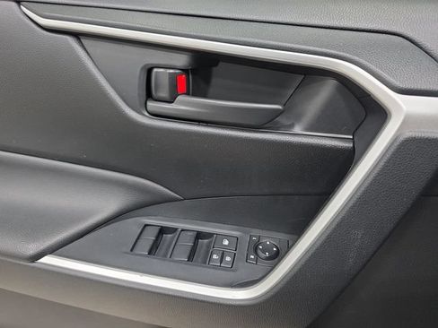 Used 2019 Toyota RAV4 LE w/ All Weather Liner Package AWD/4WD image 25