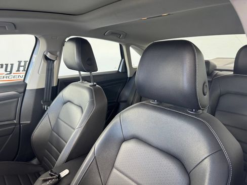 Used 2024 Volkswagen Jetta SE FWD image 10