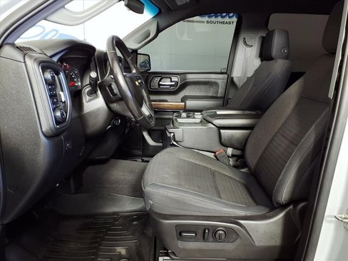 Used 2019 Chevrolet Silverado 1500 LT w/ Texas Edition image 9