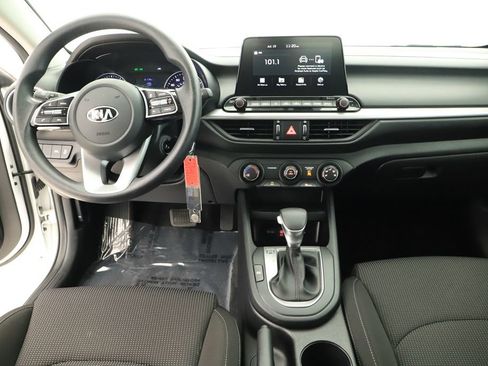 Used 2020 Kia Forte LXS FWD image 18