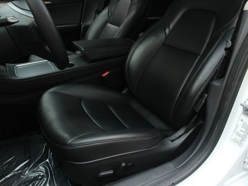 Used 2023 Tesla Model 3 Standard Range RWD image 17