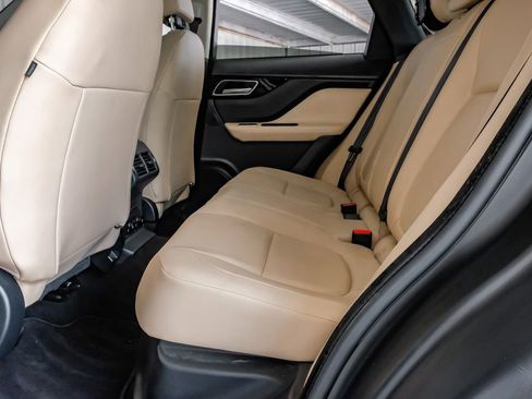 Used 2019 Jaguar F-PACE Premium AWD/4WD image 37