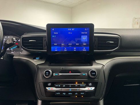 Used 2020 Ford Explorer XLT w/ Equipment Group 202A image 19