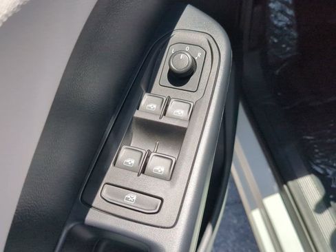 Used 2025 Volkswagen Taos S FWD image 16