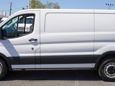 Used 2023 Ford Transit 150 Low Roof RWD image 4