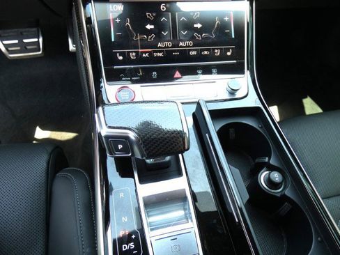 Used 2023 Audi S8 4dr w/ S8 Comfort Plus Package image 33