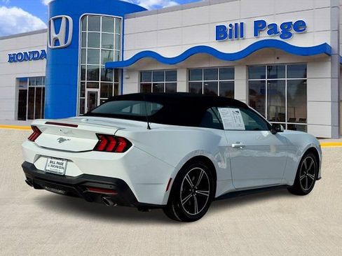 Used 2025 Ford Mustang Premium image 11