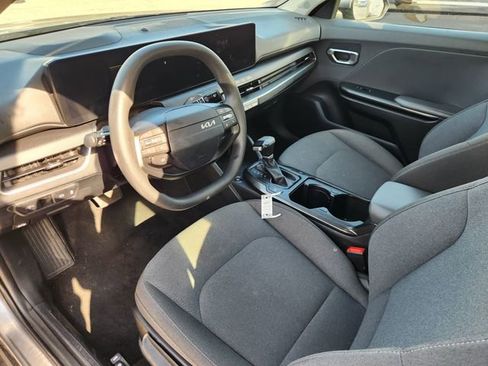 Used 2025 Kia K4 LXS image 8