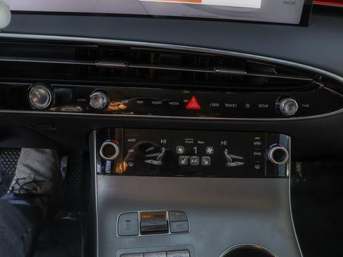 Used 2026 Genesis GV70 2.5T Select image 29