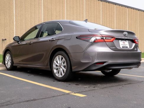 Used 2023 Toyota Camry LE image 7