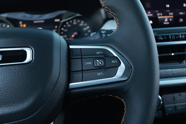 New 2026 Jeep Compass Latitude AWD/4WD image 14