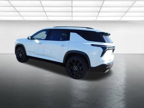 New 2026 Chevrolet Traverse RS w/ LPO, Floor Liner Package FWD image 5