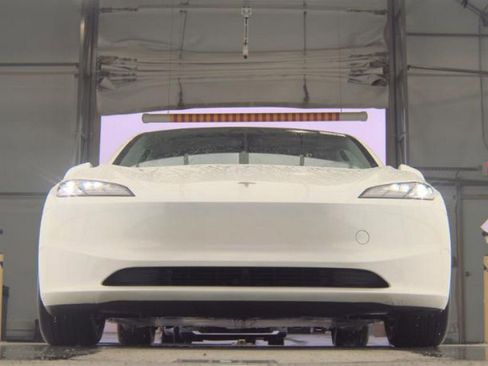 Used 2024 Tesla Model 3 Standard Range RWD image 3