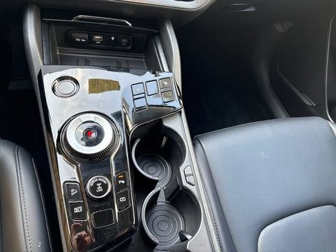 Certified 2024 Kia Sportage EX AWD/4WD image 19