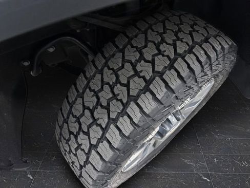 Used 2023 Chevrolet Silverado 2500 Custom w/ Custom Value Package image 35