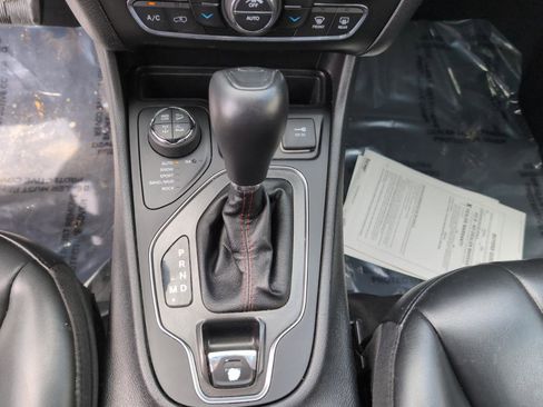 Used 2020 Jeep Cherokee Trailhawk w/ Cold Weather Group AWD/4WD image 17