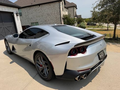 Used 2020 Ferrari 812 Superfast RWD image 13