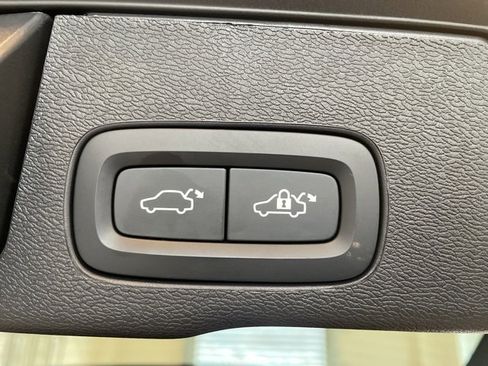 Certified 2024 Volvo XC60 B5 Core image 10