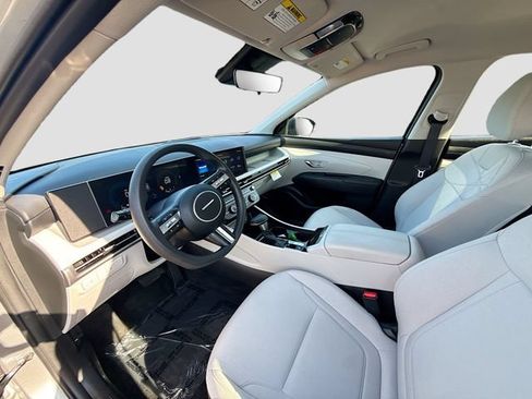 Certified 2026 Hyundai Tucson SE FWD image 20