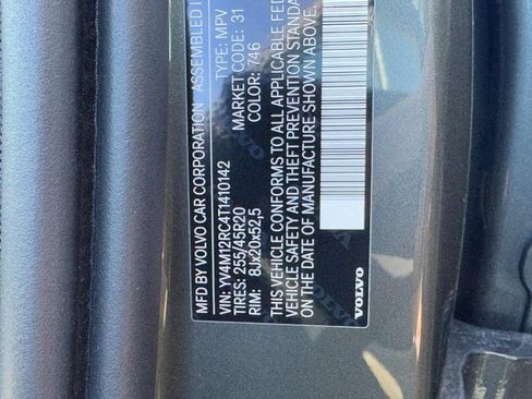 New 2026 Volvo XC60 B5 Plus w/ Climate Package image 17