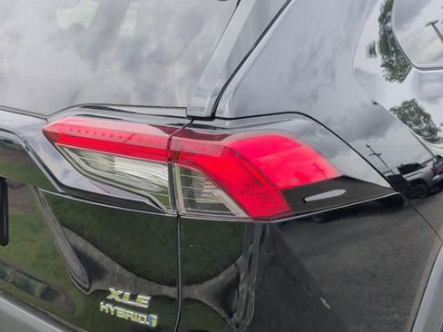 Used 2022 Toyota RAV4 XLE w/ Convenience Package AWD/4WD image 12