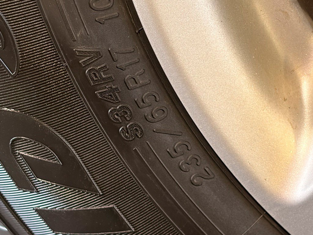 Used 2025 Chrysler Pacifica Select FWD image 11