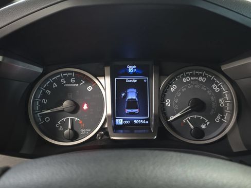 Used 2020 Toyota Tacoma SR5 RWD image 22