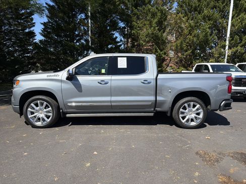 Used 2025 Chevrolet Silverado 1500 High Country image 7