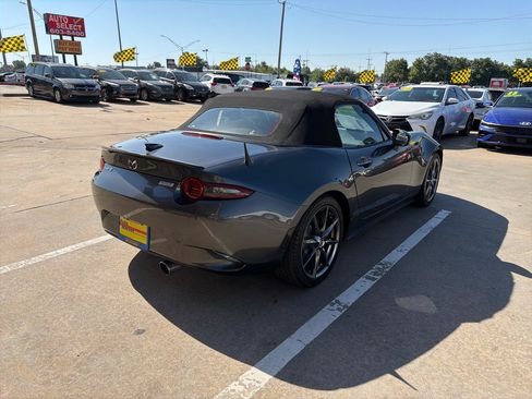 Used 2018 MAZDA MX-5 Miata Grand Touring RWD image 5