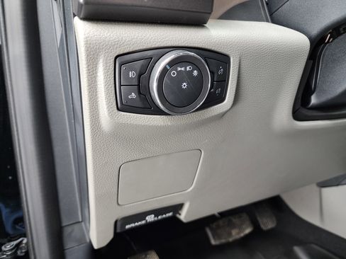 Used 2022 Ford F250 XLT w/ Black Appearance Package image 40