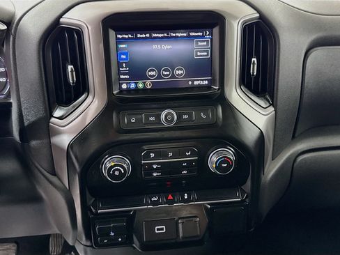 Used 2020 Chevrolet Silverado 1500 Custom w/ Custom Value Package AWD/4WD image 17