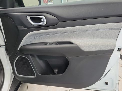 Used 2023 Jeep Compass Sport AWD/4WD image 21