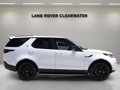 New 2025 Land Rover Discovery S image 6