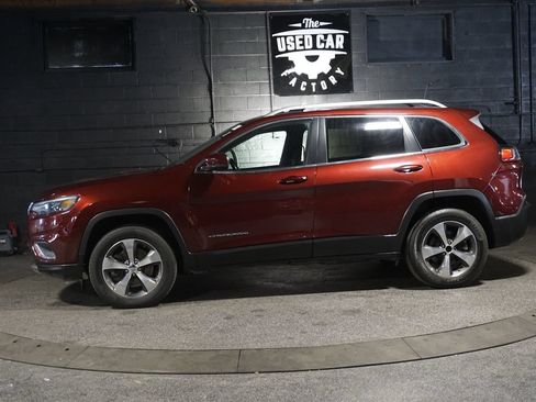 Used 2020 Jeep Cherokee Limited AWD/4WD image 3