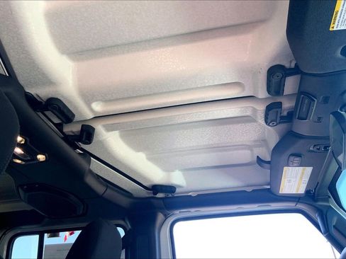 Used 2019 Jeep Wrangler Unlimited Sahara w/ Safety Group AWD/4WD image 13